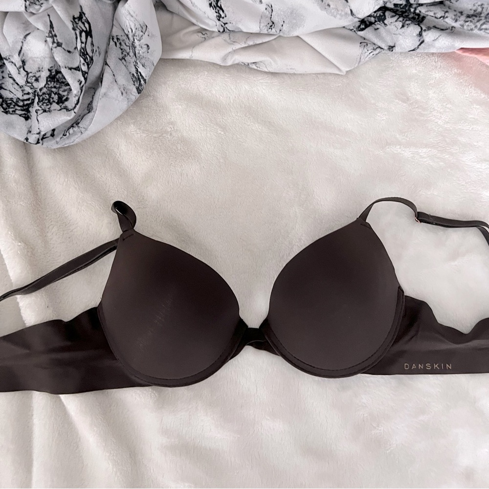 34B bra bumble from target NEVER WORN!